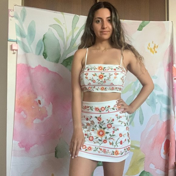 NWT Embroidered Floral Two Piece Skirt Set - Picture 1 of 3